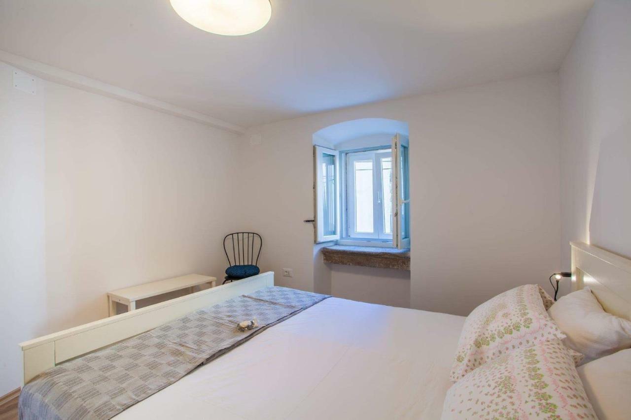 Apartmani Kraj Mora Cres Exterior photo