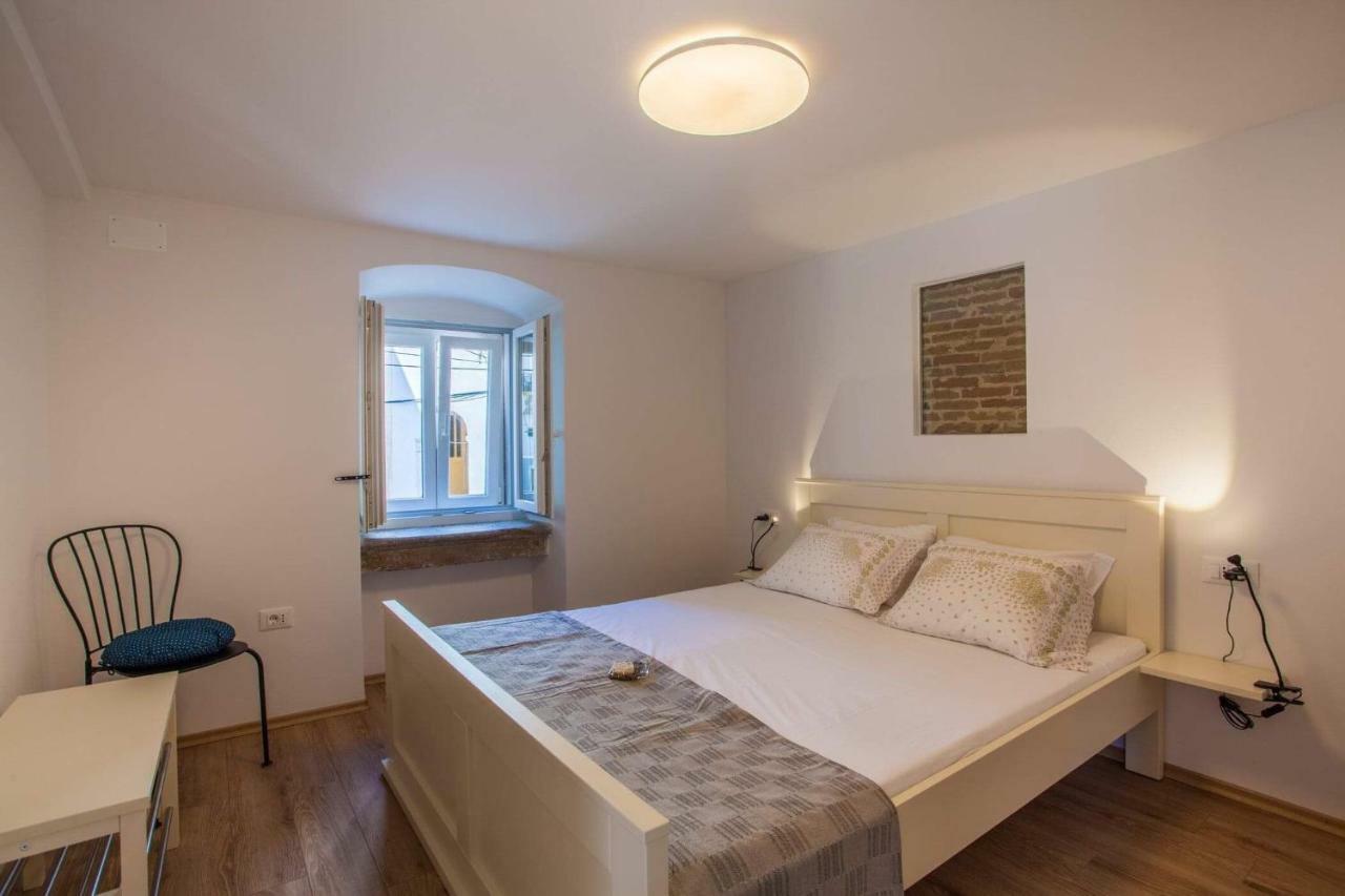Apartmani Kraj Mora Cres Exterior photo